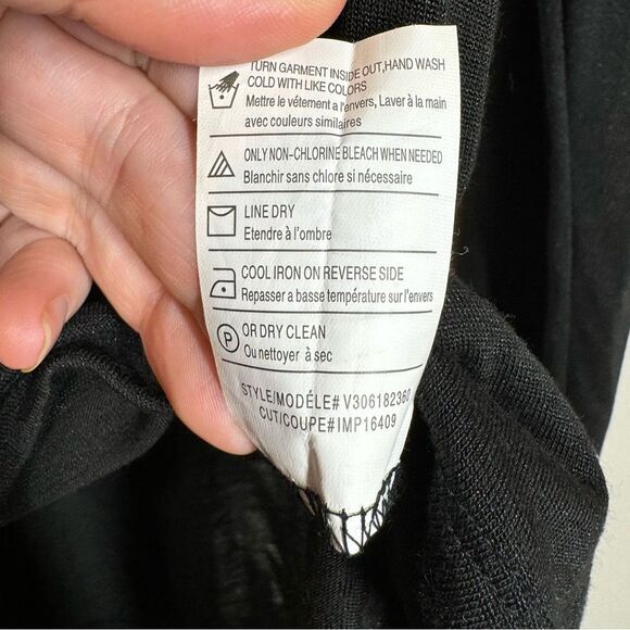 Vince Two Tone Long Sleeve Knit Top Black White Layered Look Women’s Size XS - Picture 7 of 7